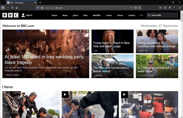 많은 뉴스 항목과 탐색 메뉴 기능을 보여주는 bbc.co.uk의 첫 페이지